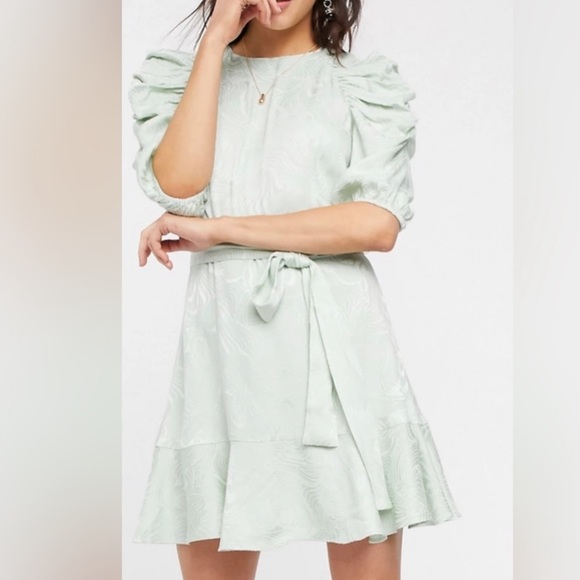 & Other Stories Dresses & Skirts - & Other Stories Elegant Sage Green Puff Sleeve mini Dress Size 4